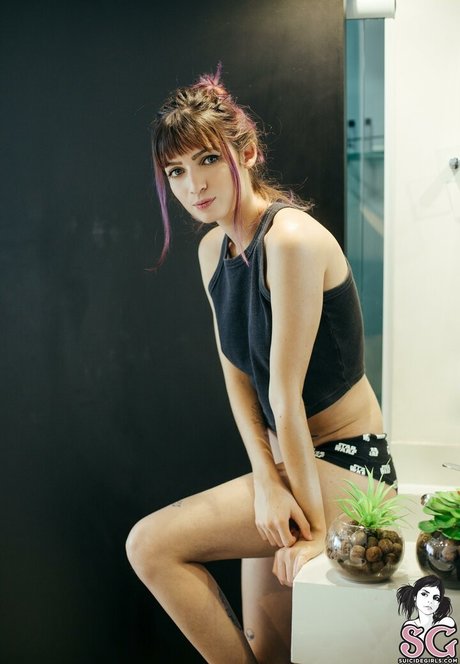 millene nice model photo