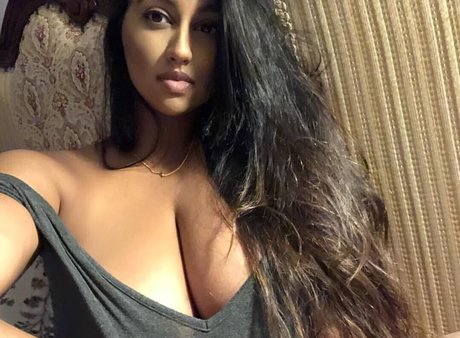 desixchick model hot photos