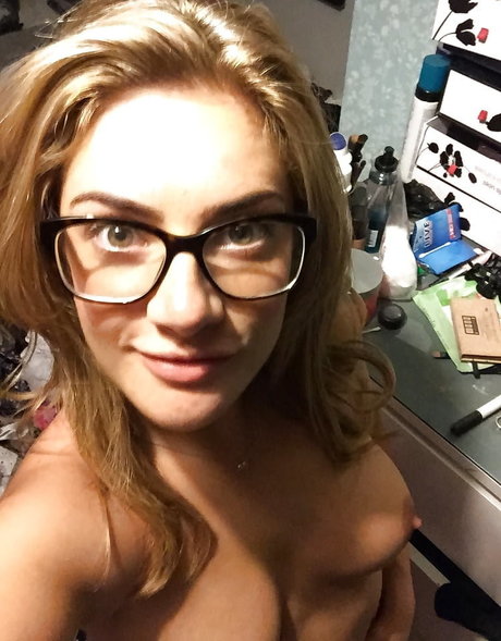 Isabel Hodgins model pornographic gallery