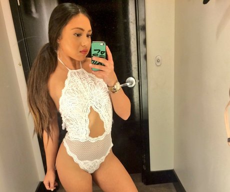 Shari G model nice photo