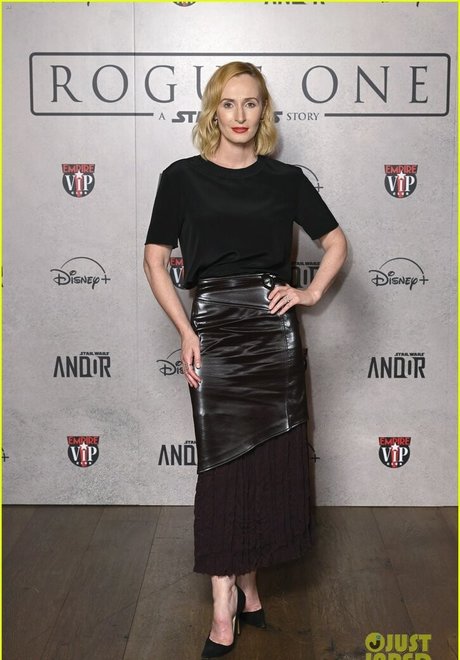 Genevieve O Reilly adult model photo