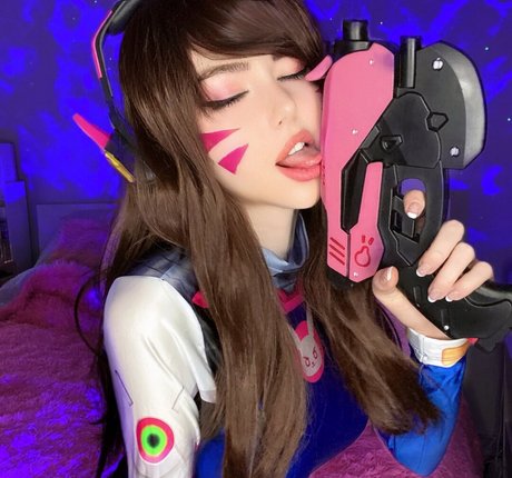 ItsUwUHoney beautiful actress pictures