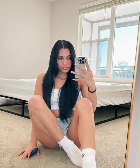 Danielle Briski nude pornstar gallery