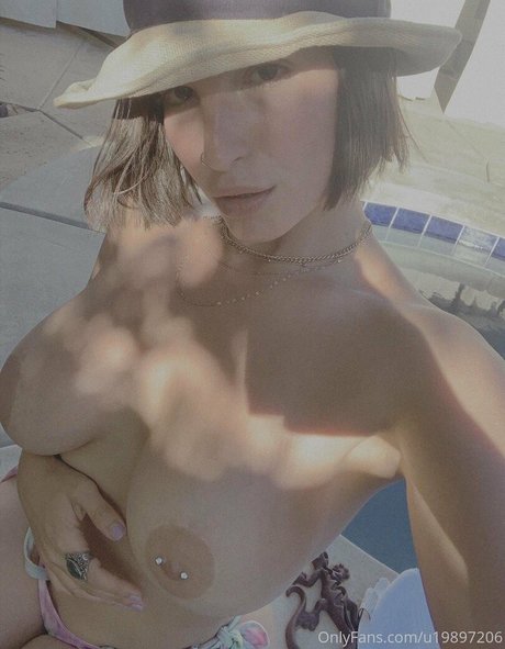 Antonella Shau perfect actress images