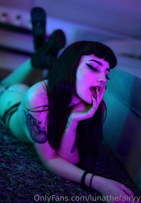 Lunathefairyy pornstar nudes picture