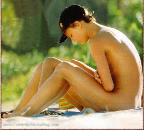 Vanessa Paradis pornographic star picture