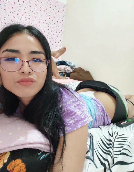 Moniica Hija perfect star photos