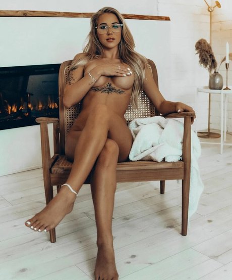 LysbethB exclusive pornstar archive