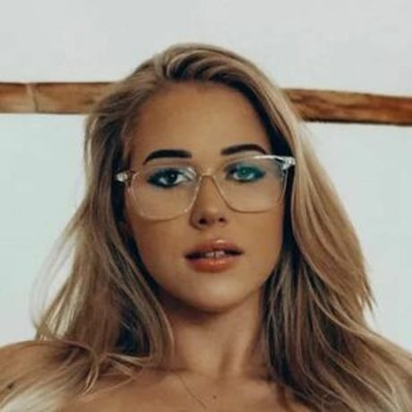 LysbethB exclusive actress photo