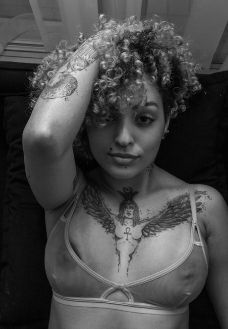 Alana Carvalho pretty pornstar img