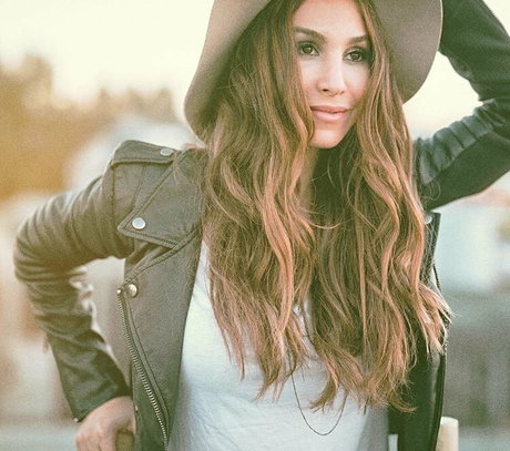 Sila Sahin hd actress img