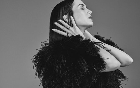 Maude Apatow hd model pic