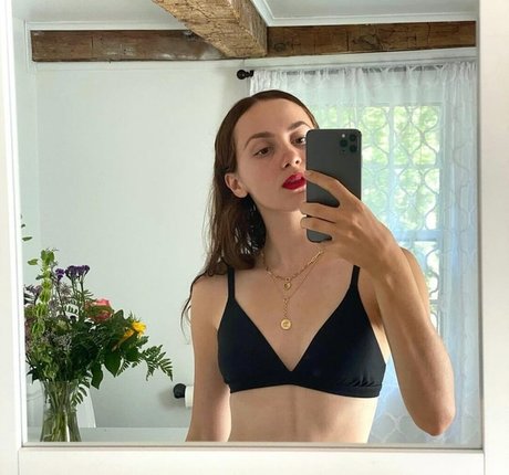 Maude Apatow pornstar hd galleries