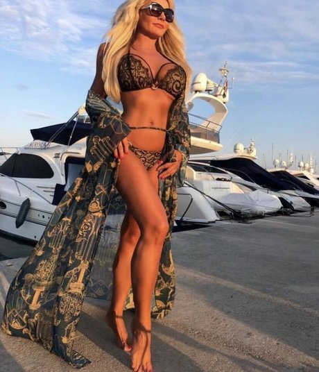 Lenka Dragounova sex model gallery