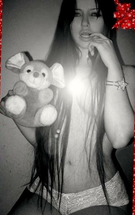 Halesdra porn actress gallery