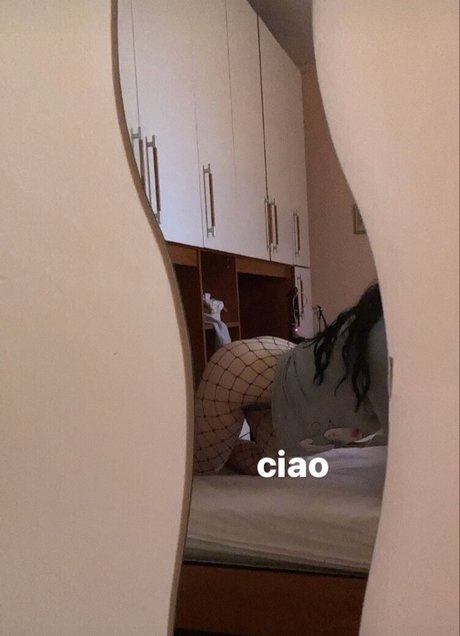 KO FI Dolly perfect model picture