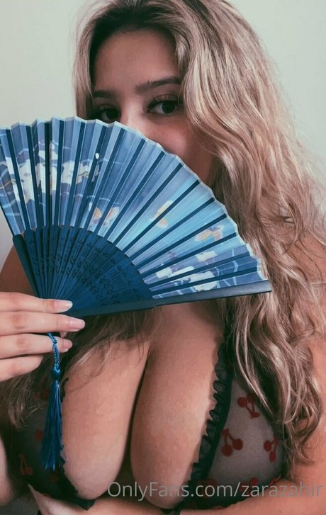 Zara Zahir adult model pictures