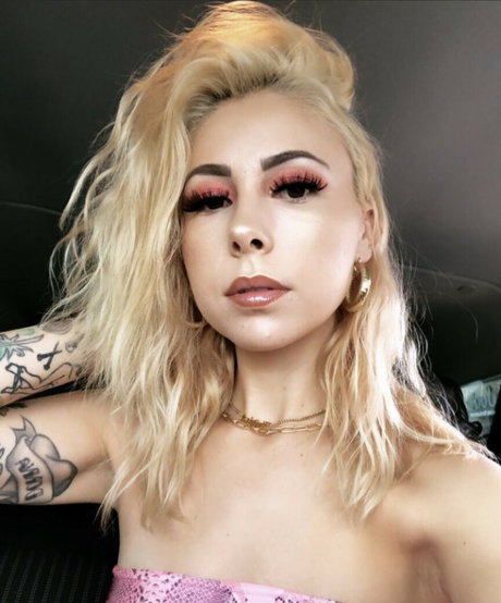 Lil Debbie model nude galleries