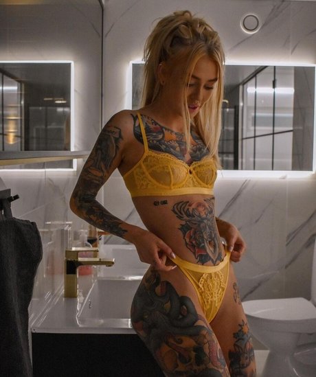 Aurajoutsenlampi star nudes pics