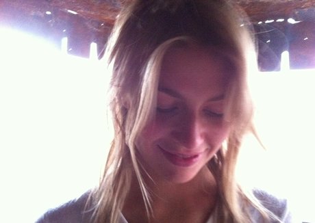 Annie McGinty star hot photos