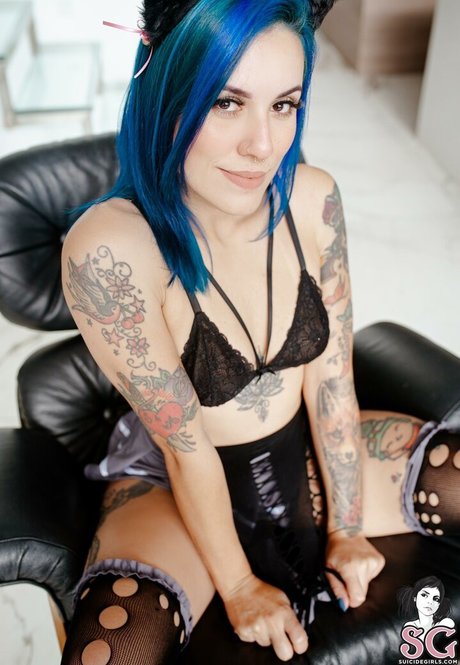 alyria beautiful model pics