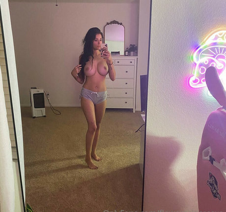 Flowerprincessxo naked pornstar galleries