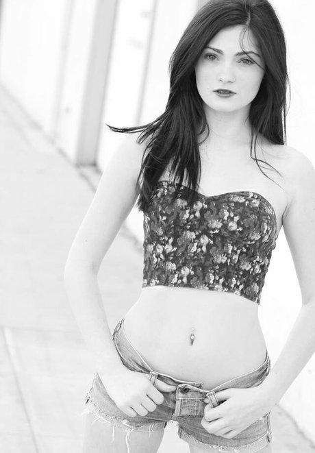 Alexis Raich porn actress galleries