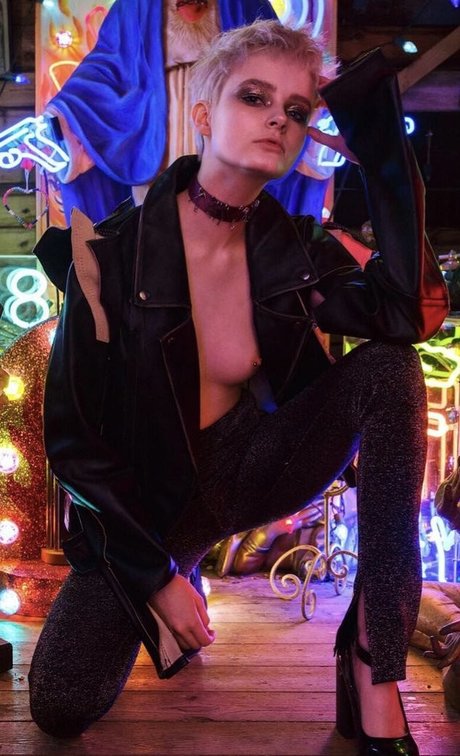 Milkie Way sexy pornstar galleries