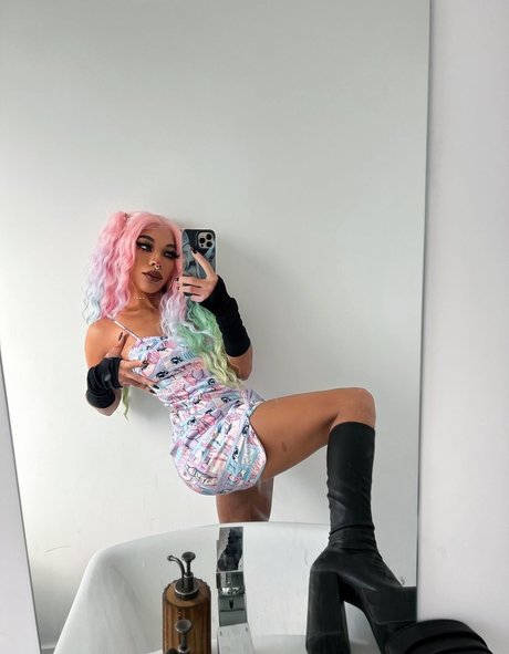 kieraplease model hot image