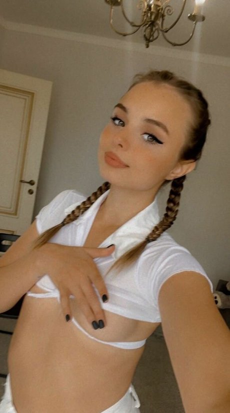 Misss Vikka model beautiful images