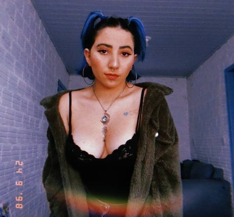 Ana Brando model img