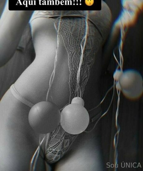 Sou Unica nude star archive