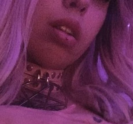 cristinaquinn adult model image