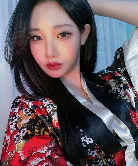 gilyoung8 xxx model img