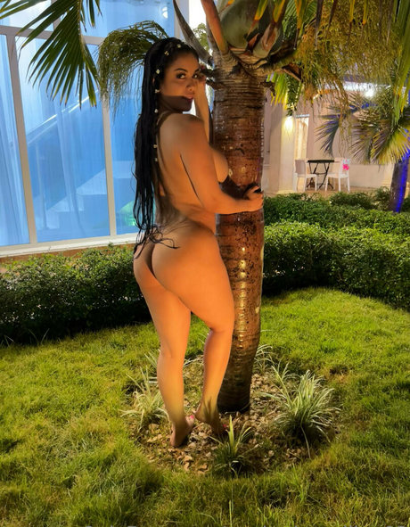 anakarinamillan93 hot star picture