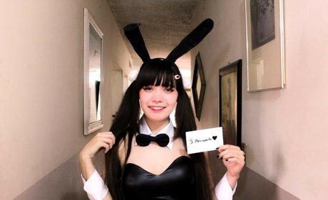 Hato Joestar erotic actress image