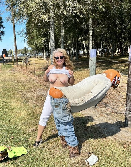 Ginger Hughes69 pornstar exclusive image