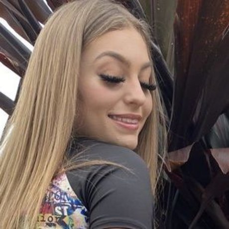 Hazeldreamvip pornstar free photos