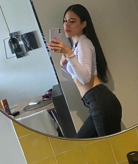 curlyjessica naked model pics