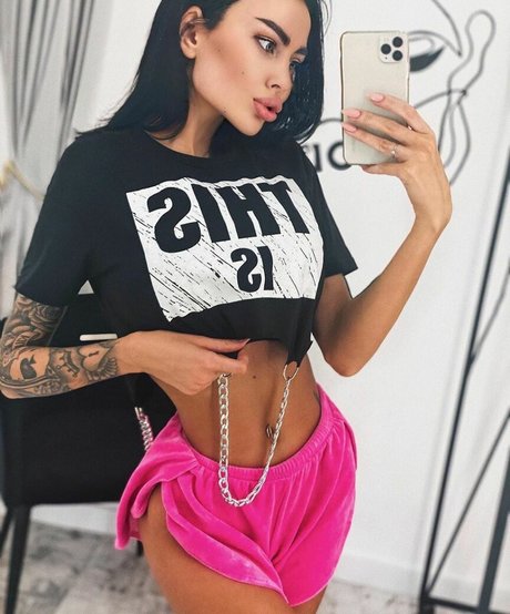 swinger milf onlyfans hot sexy photo