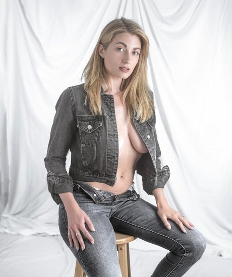 Kes Neale nudes actress pic