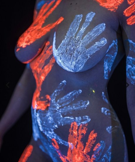 Kes Neale nice model picture