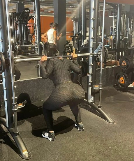 nadine djelassi model exclusive images