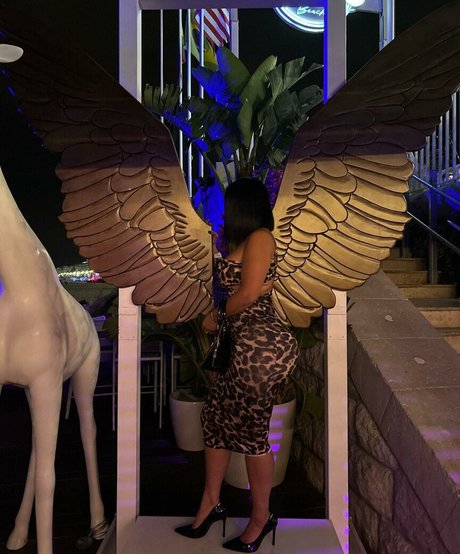 nadine djelassi pretty star archive