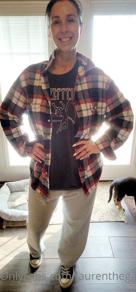 LaurenTheGA star top photo