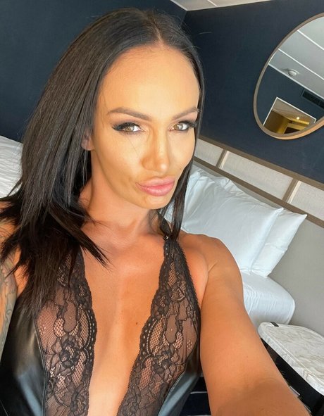 Hayley Vernon nude pornstar image