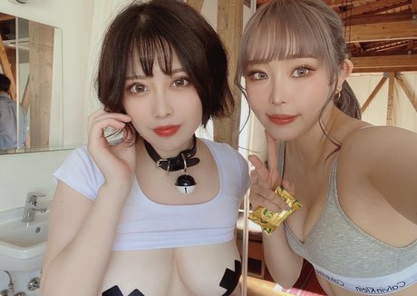 ____hitoyo____ star naked pic