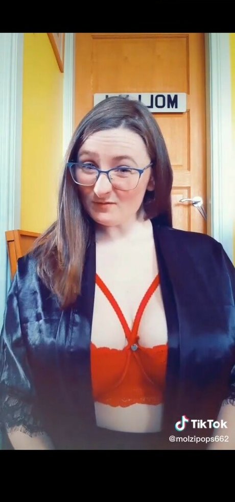 Molzipops662 model art gallery