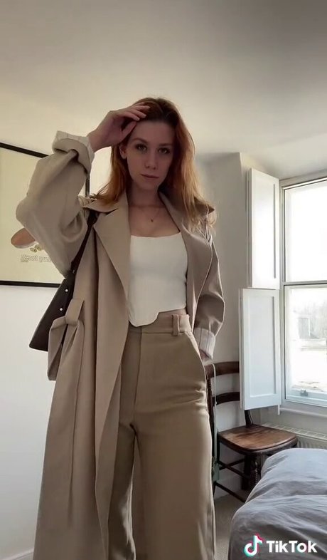 Seen Ellbats porn star archive