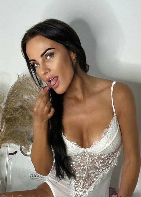 Monika Laskowska model adult pic